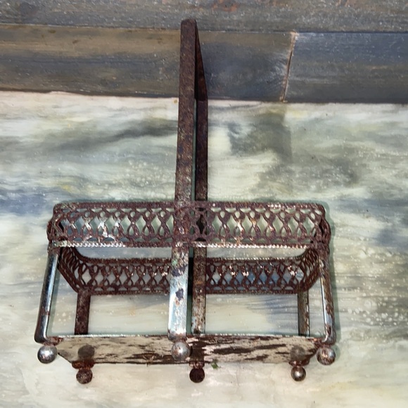 Vintage whiskey containers and holder - Picture 7 of 8